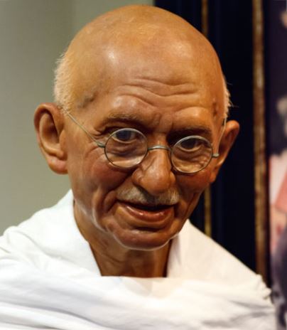 महात्मा गांधी पर 10 लाइन 
